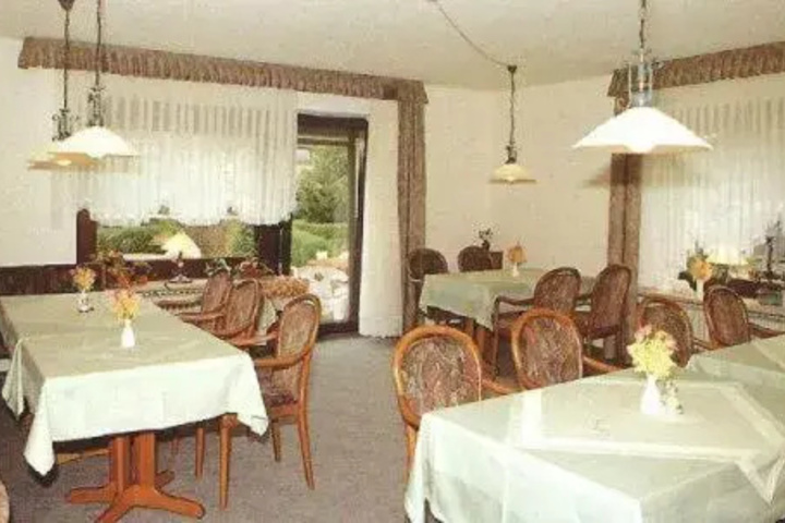 Dining 2 of 2