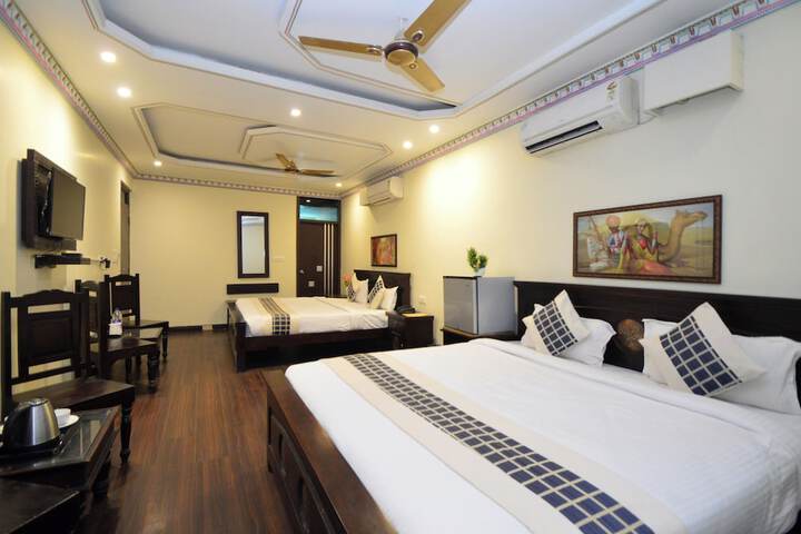 Room 7 of 17
