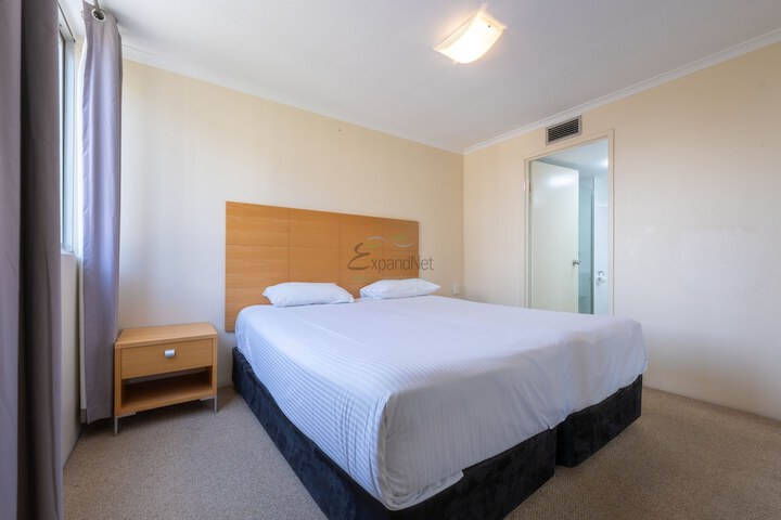 Room 13 of 48