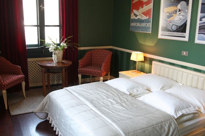 Room 10 of 80
