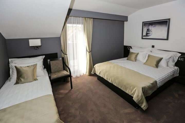 Room 13 of 86