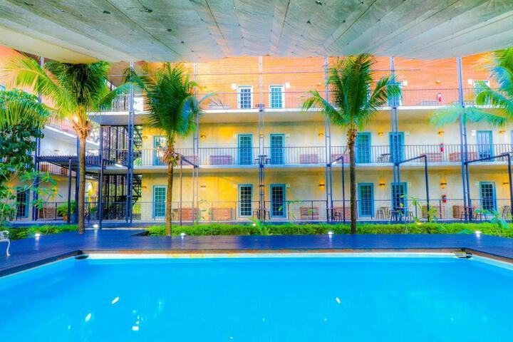 Pools & Facilities