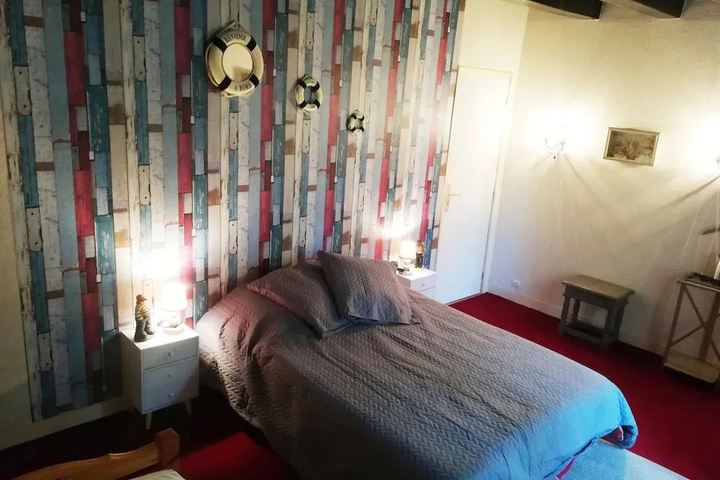 Room 5 of 17