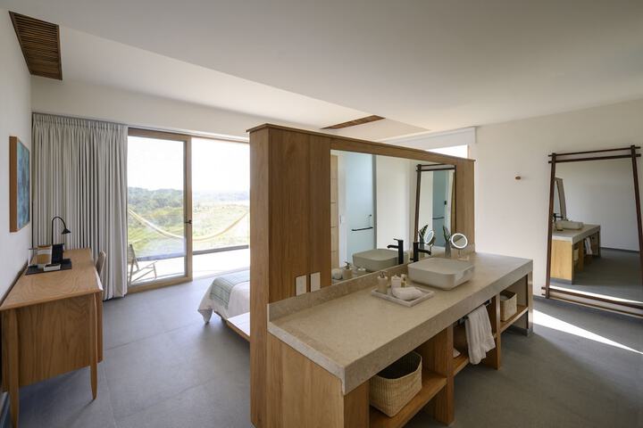 Room 3 of 92