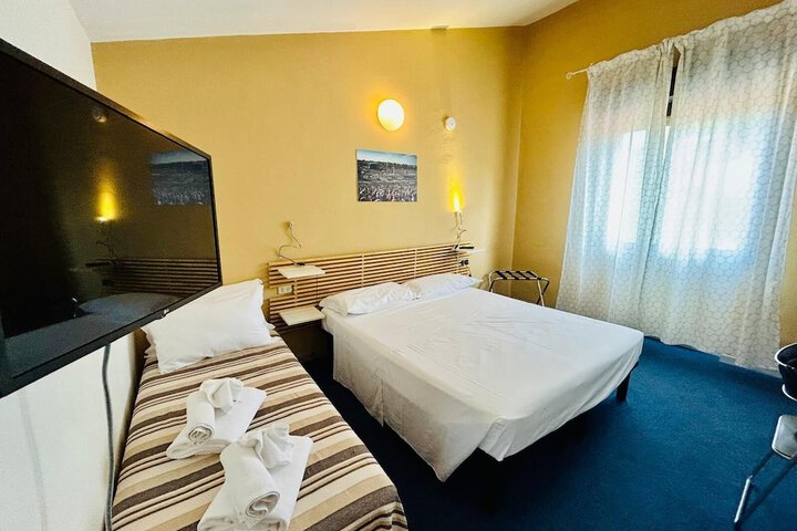 Room 4 of 26