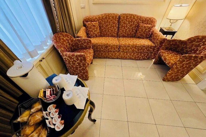 Guest Lobby