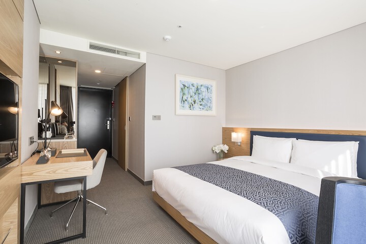 Room 10 of 55