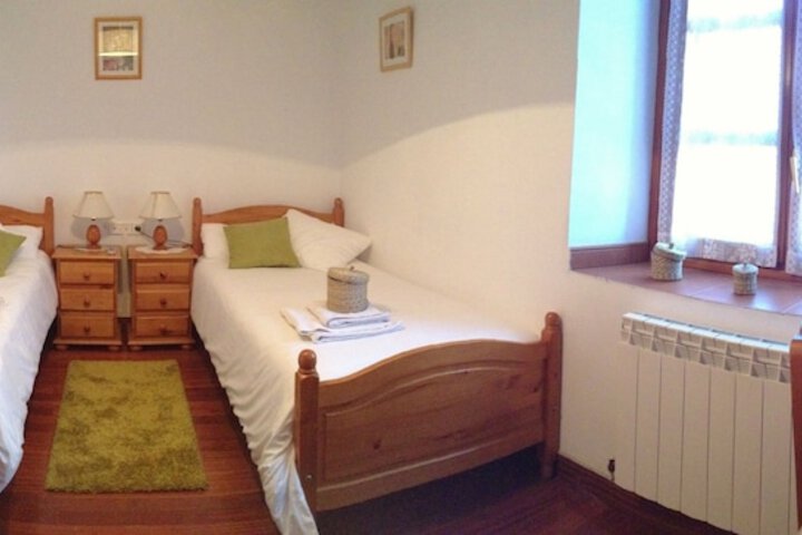 Room 12 of 36