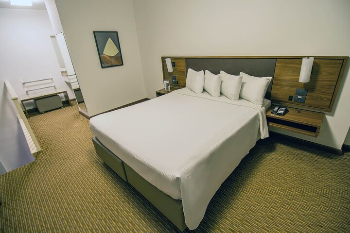 Room 9 of 46
