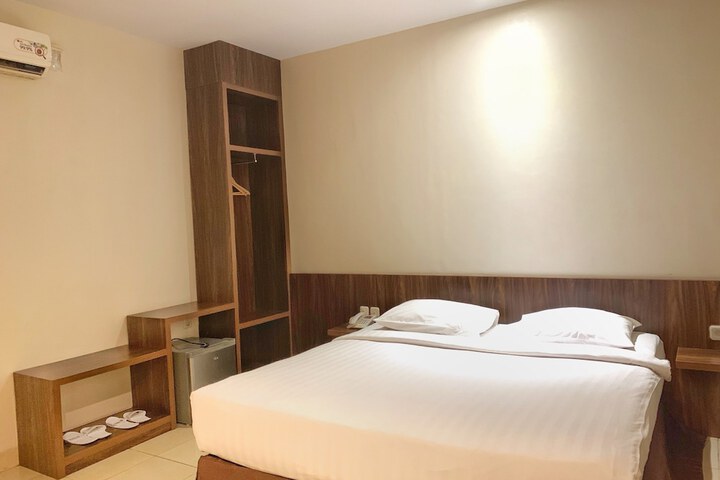 Room 5 of 26