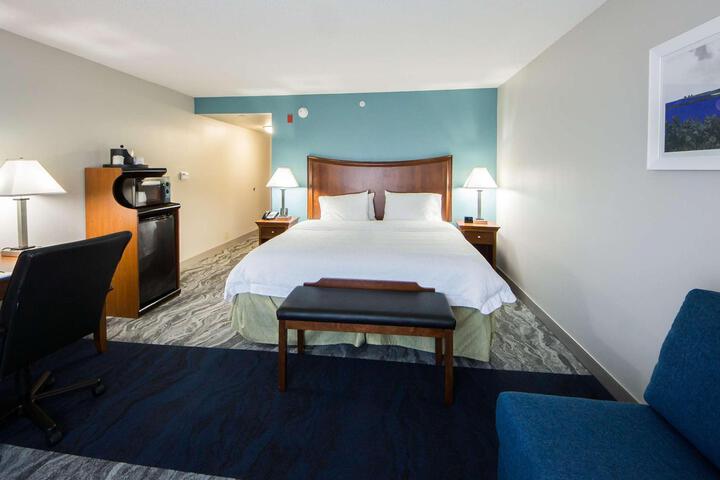 1 King Bed (10 of 20)