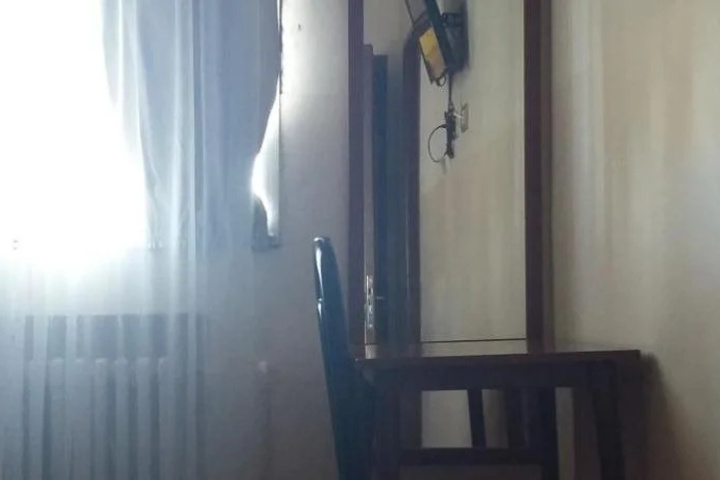 Room 12 of 19