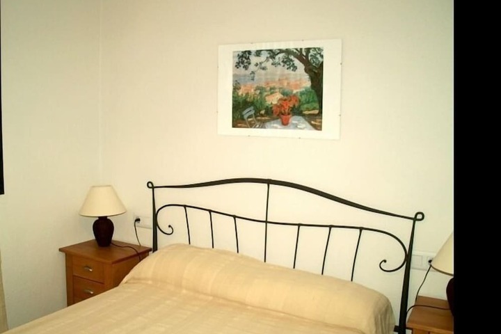 Room 6 of 33