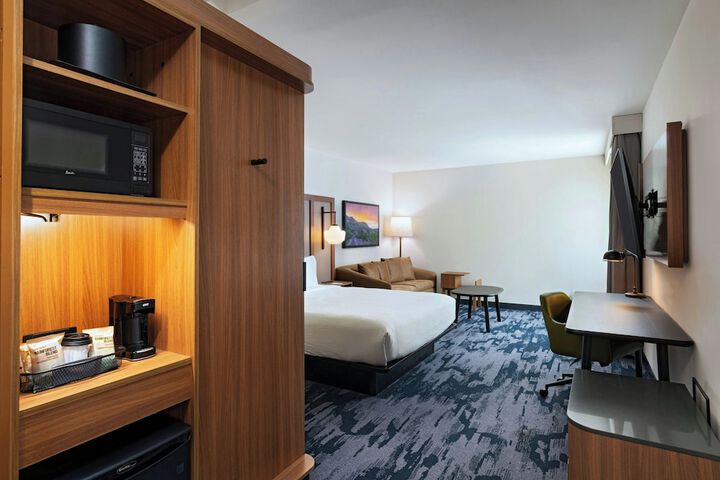 Room 16 of 48