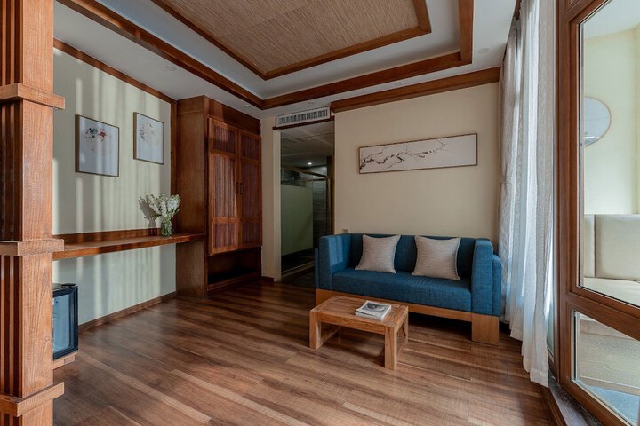 Room 54 of 90