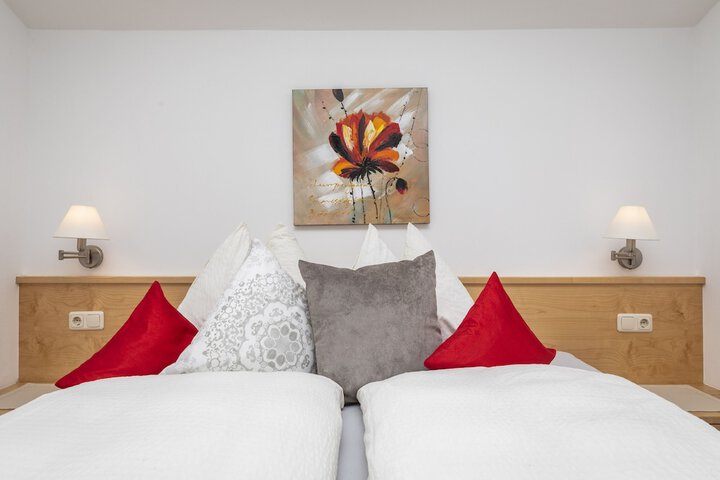 Room 17 of 80