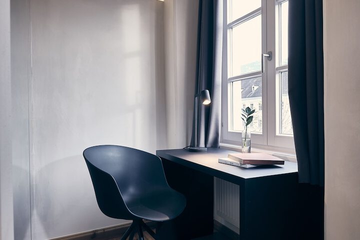 Room 7 of 37