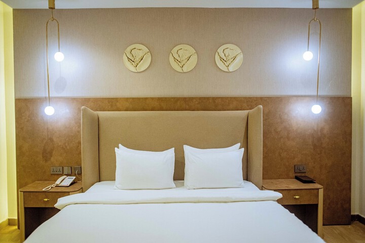 Room 2 of 16