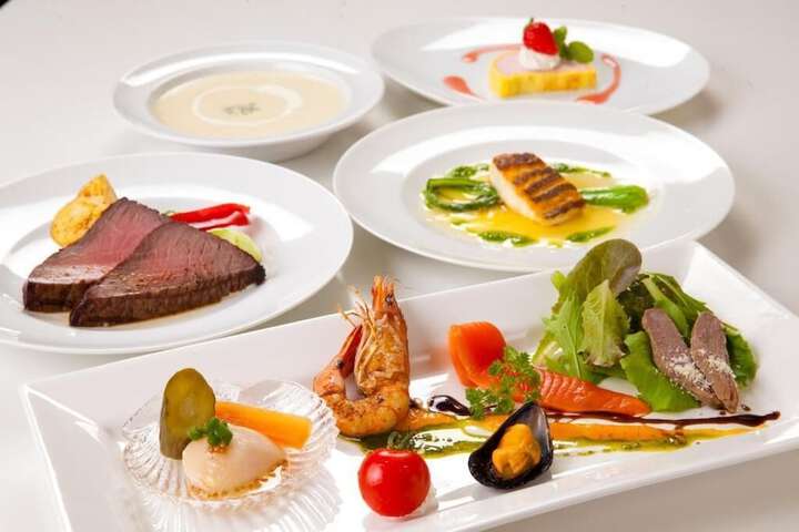 Dining 16 of 23