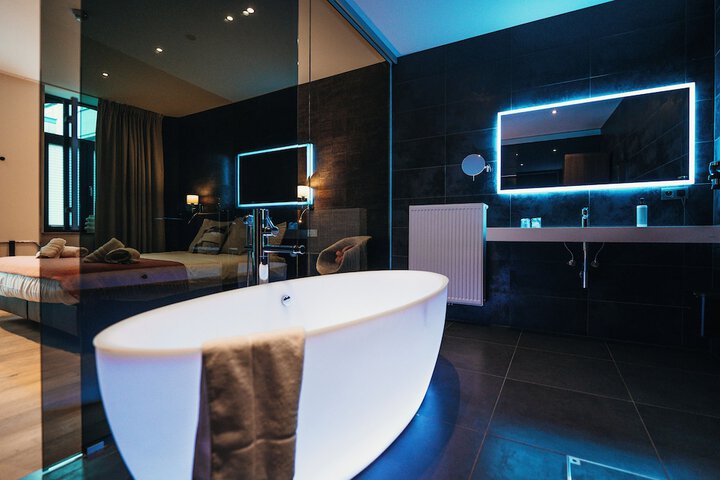 Room 48 of 73