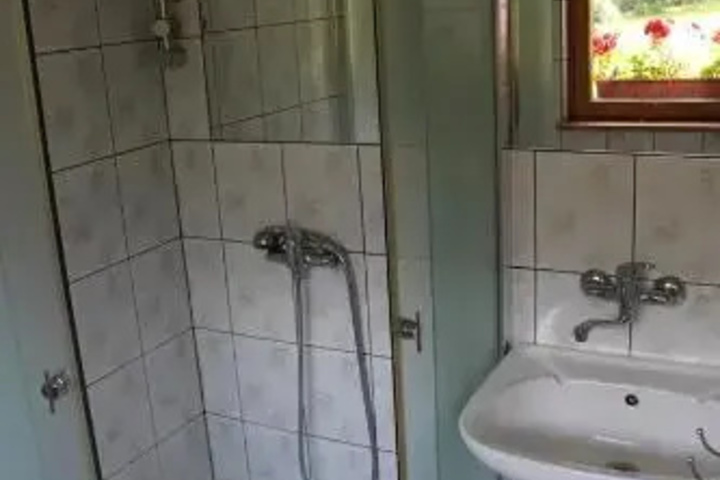 Room 9 of 20