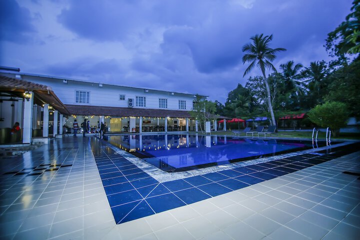 Pool 40 of 61