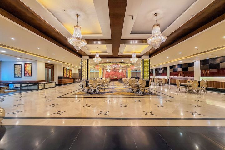 Ballroom/Hall 52 of 57