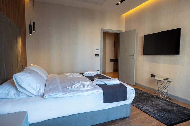 Room 10 of 45