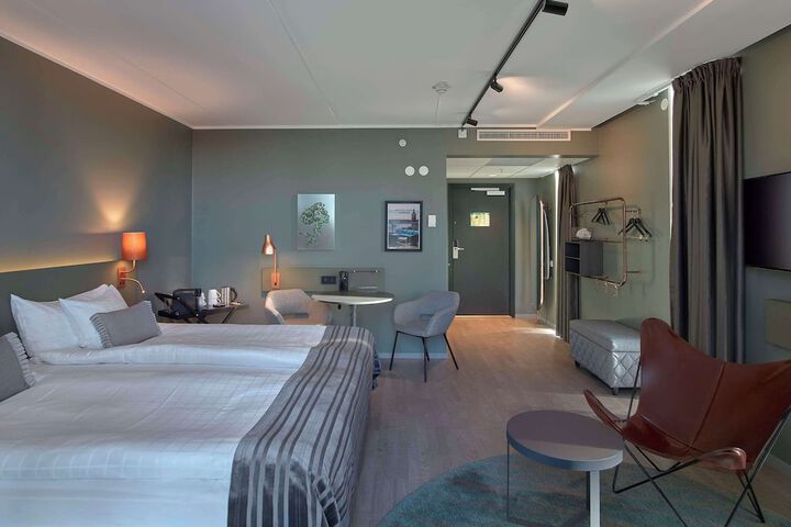 Room 37 of 126