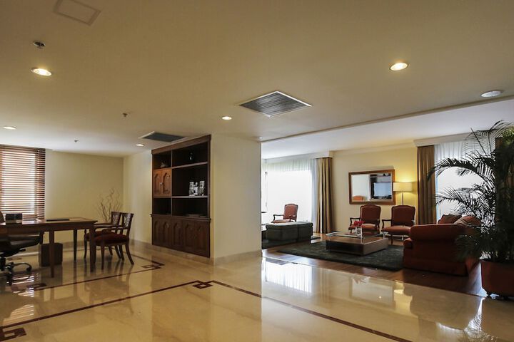 Room 6 of 55