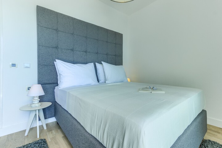 Room 3 of 49