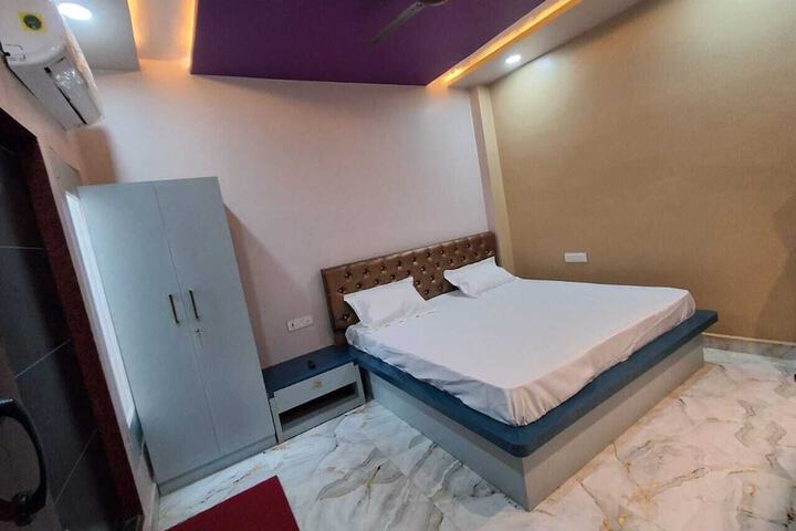 Room 6 of 21