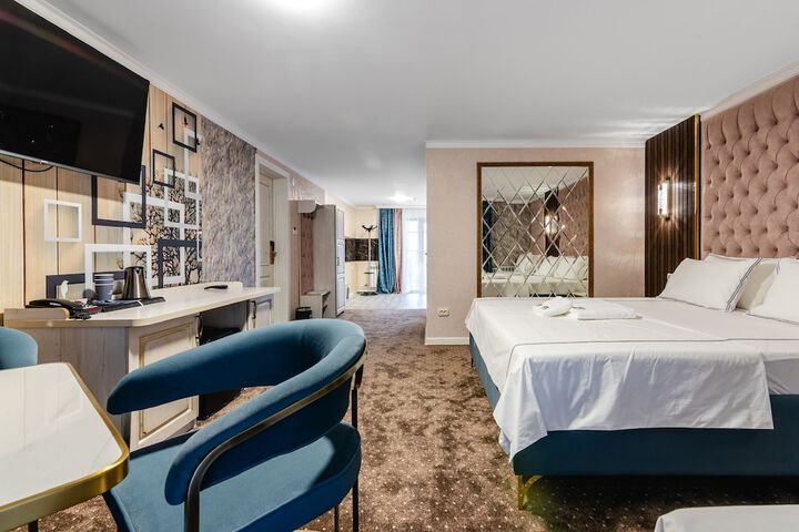 Room 13 of 20