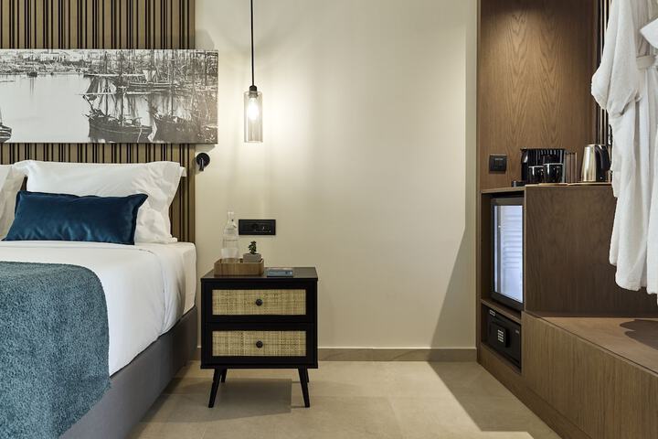Room 44 of 103