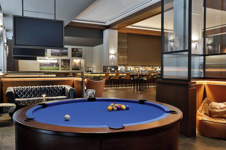 Lounge 116 of 157
