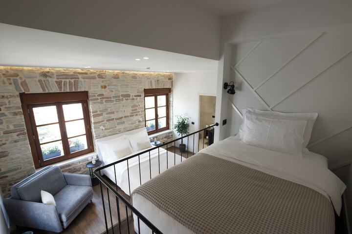 Room 6 of 15