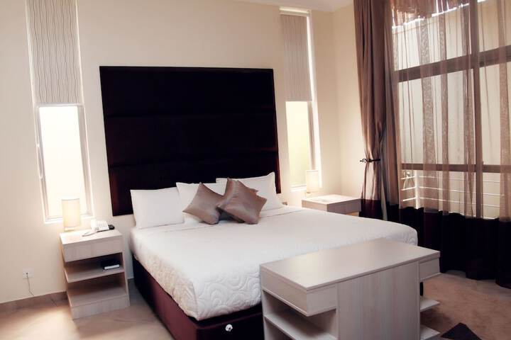 Room 10 of 130