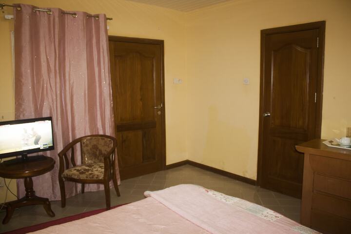 Room 32 of 66