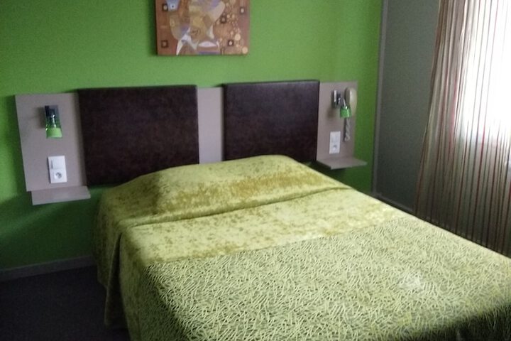 Room 4 of 49