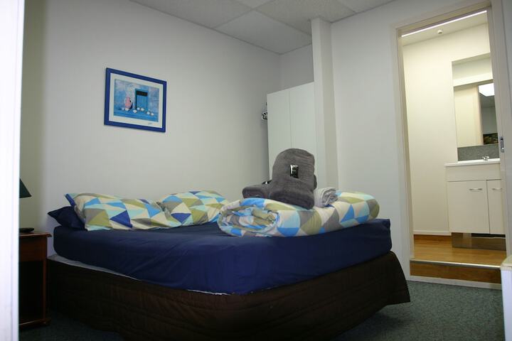 Room 9 of 38
