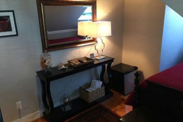 Room 32 of 42