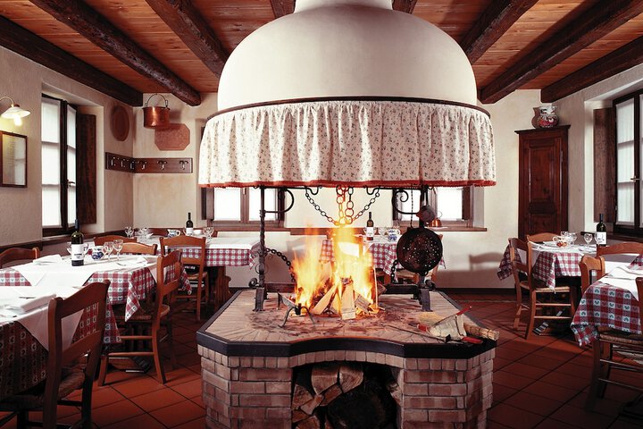Dining 59 of 77