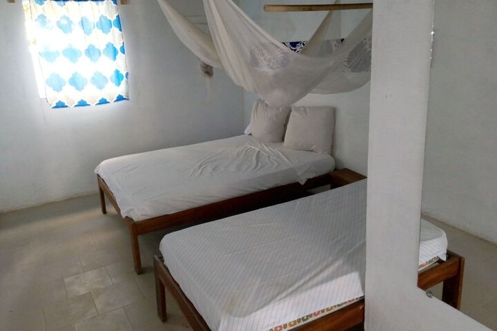Room 27 of 33