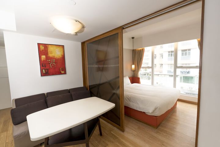 Room 17 of 34