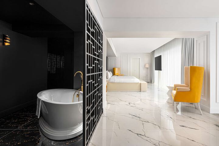 Room 32 of 214