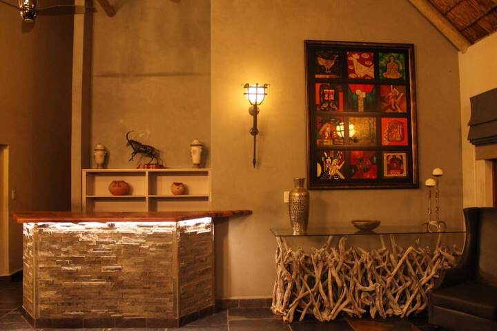 Entrance & Lobby