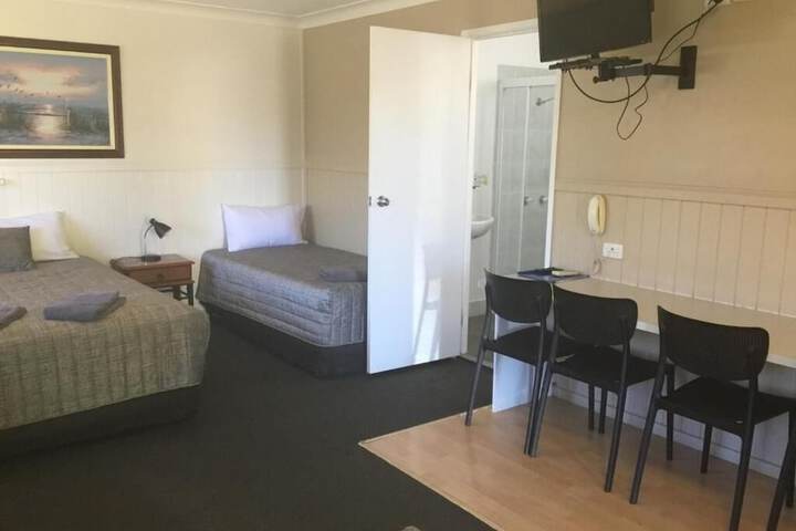 Room 12 of 25
