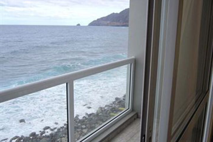 Room 2 of 2