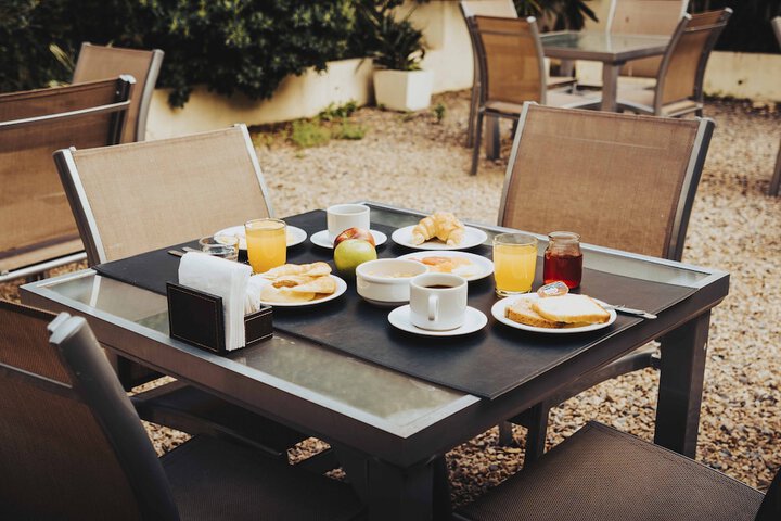 Breakfast/Coffee Service 46 of 55