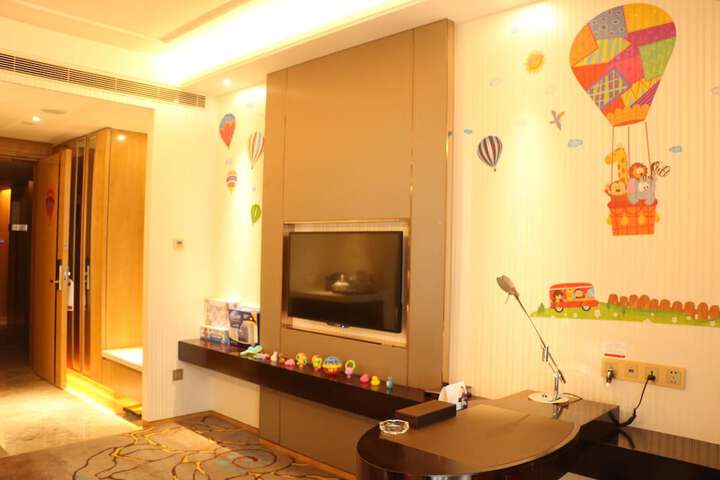 Room 10 of 70
